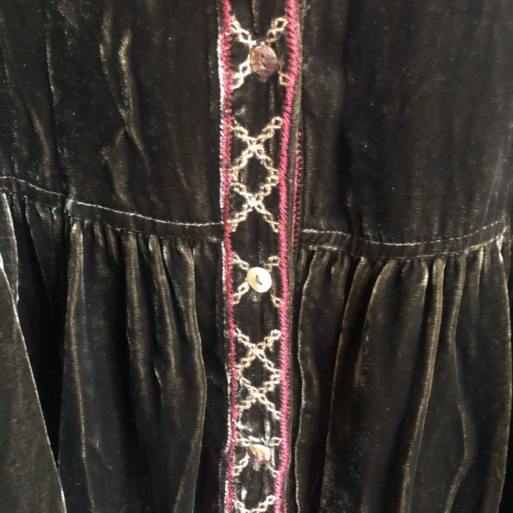 Embroidered Velvet Women's Top - Picture 5 of 7